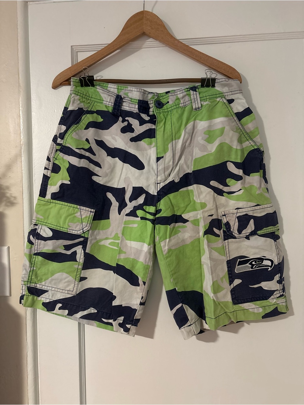 Seattle Seahawks NFL tailgate camp cargo shorts men’s 34